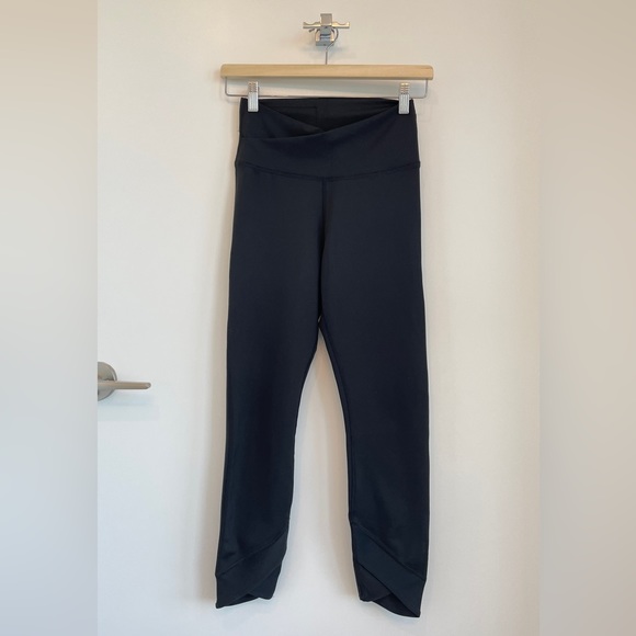 Nike Women’s High-Rise Leggings, Size Small - Picture 1 of 3